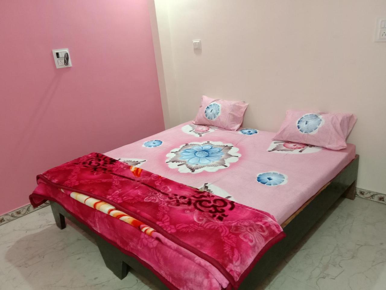 Shanti Guest House Ujjain Esterno foto