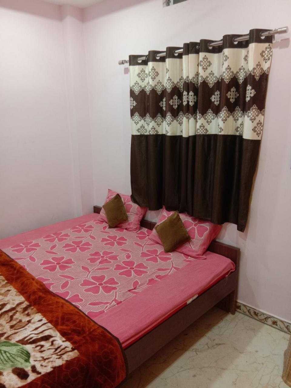 Shanti Guest House Ujjain Esterno foto