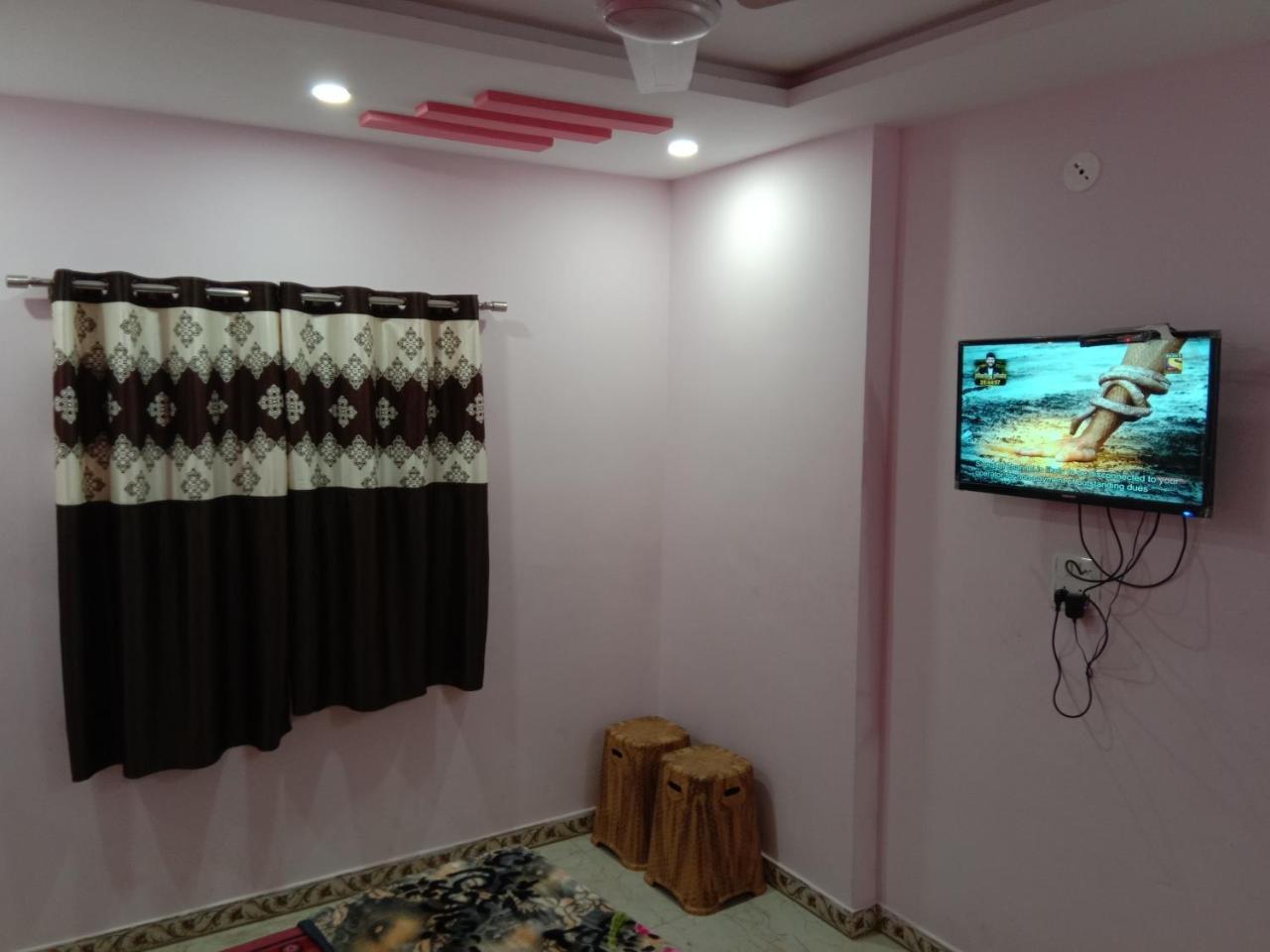 Shanti Guest House Ujjain Esterno foto