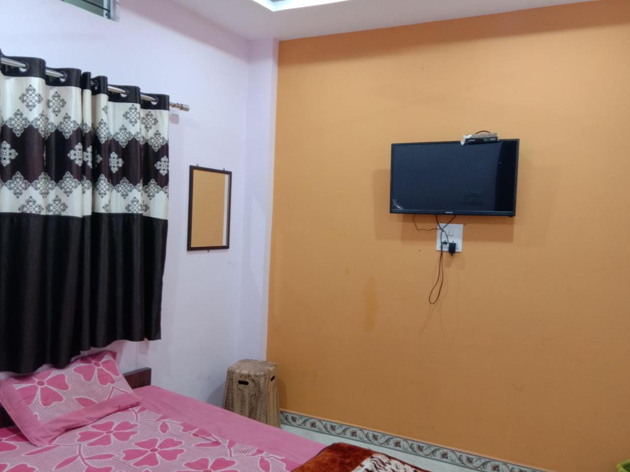 Shanti Guest House Ujjain Esterno foto