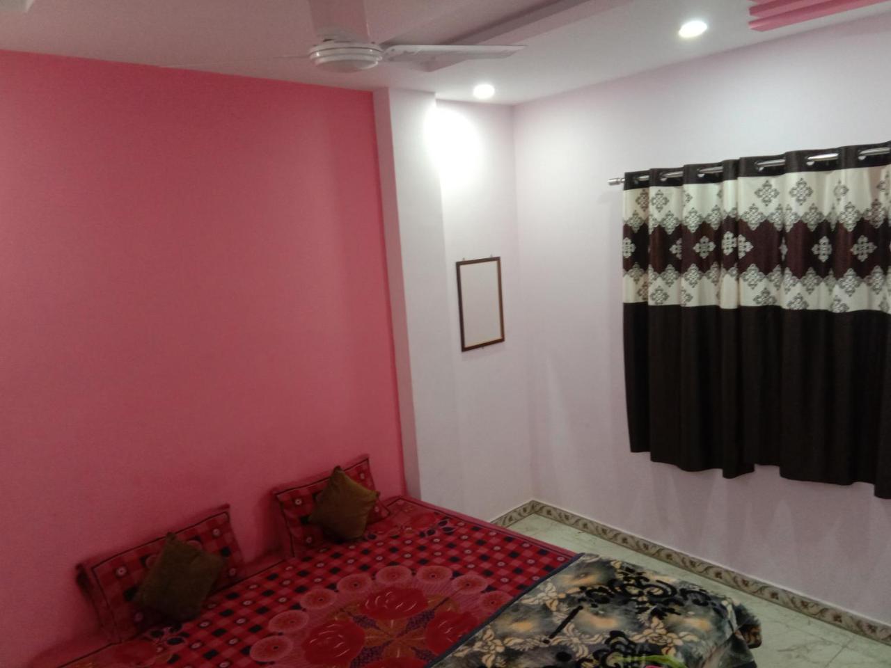 Shanti Guest House Ujjain Esterno foto